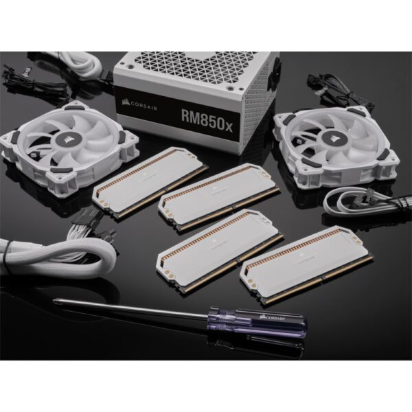 Corsair Dominator Platinum RGB Wit | 32GB 2x16GB DDR5 | 5600MHz | DIMM | CL40 | Geheugenmodule | RAM